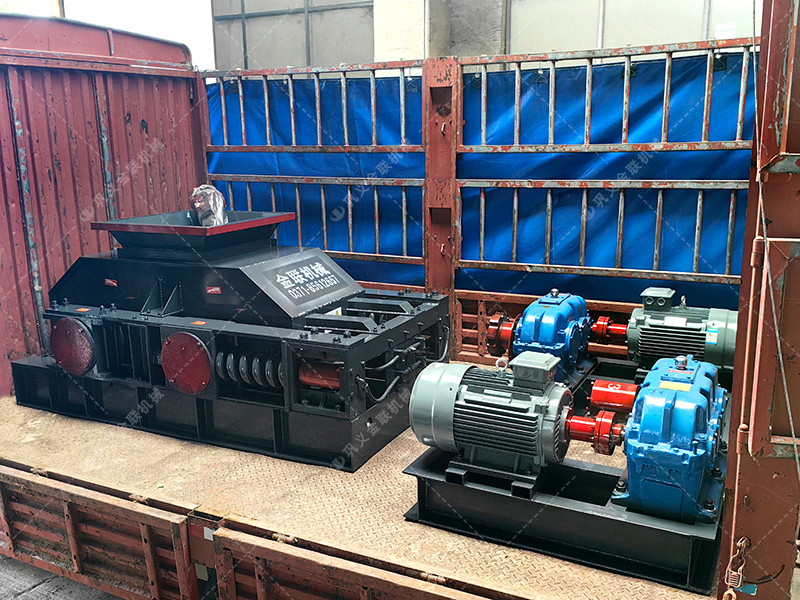 2pg800*600對輥破碎機破碎石英石發(fā)往廣東連州