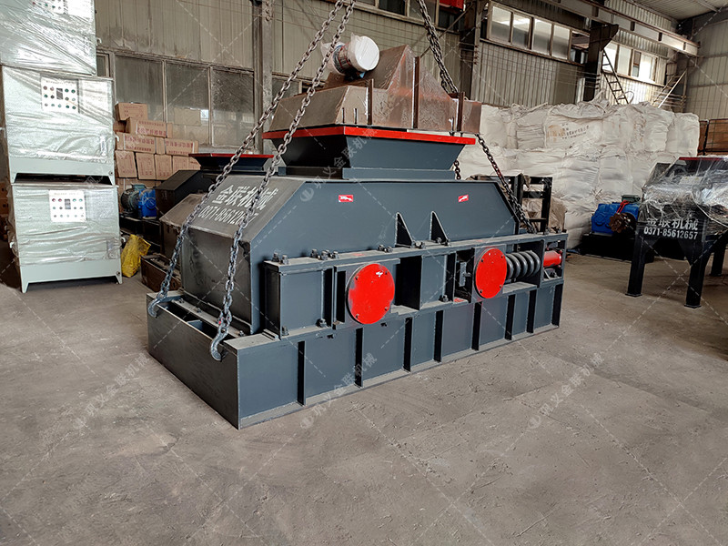 2PG800X600中型對(duì)輥破碎機(jī)發(fā)往四川瀘州用瓜子石制砂