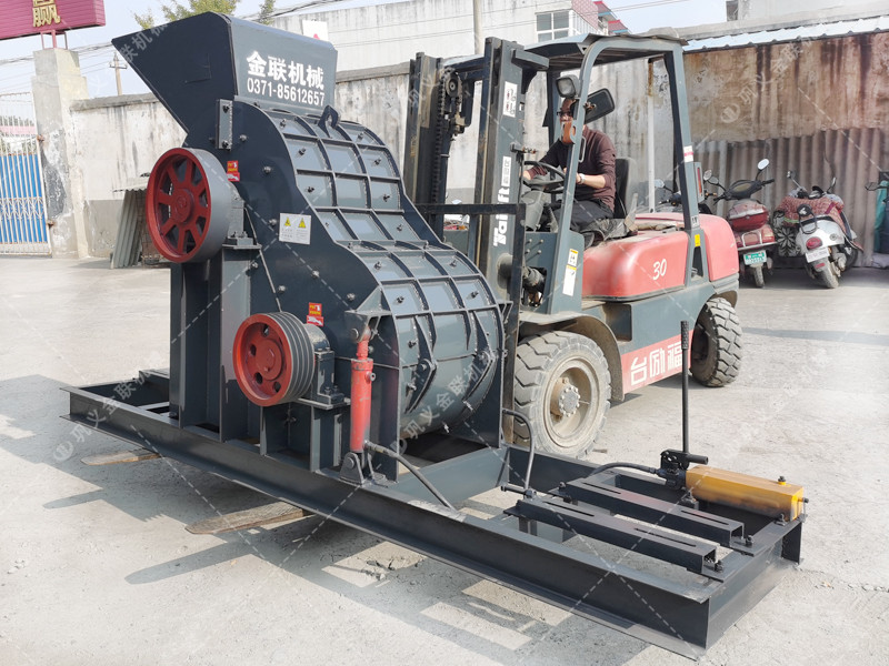 雙級(jí)粉碎機(jī)發(fā)往廣東破碎高嶺土