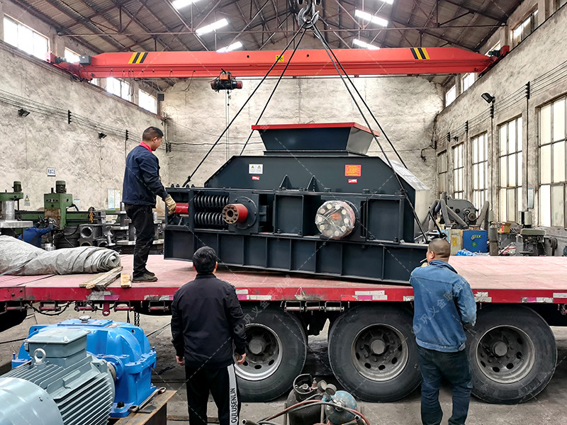 2PG1208對(duì)輥破碎機(jī)發(fā)往河南洛陽