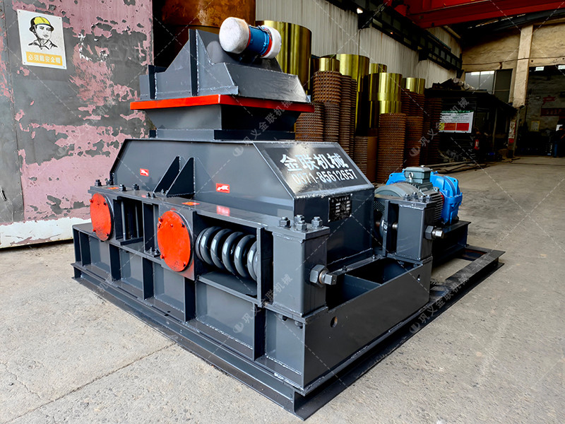 750X500對(duì)輥破碎機(jī)發(fā)貨圖片