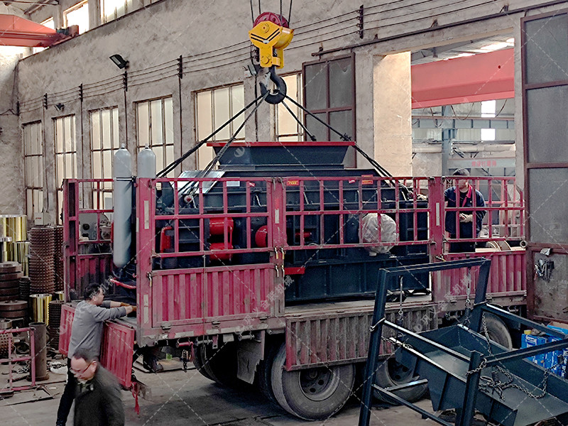 2PG1510制砂專用設備液壓對輥制砂機發(fā)往湖北