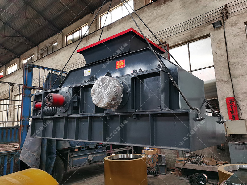 2PG1200x800型對輥破碎機發(fā)往湖北武漢