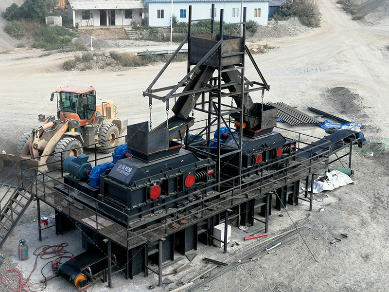 時(shí)產(chǎn)100噸瓜米石對(duì)輥制砂機(jī)有哪些型號(hào)??jī)r(jià)格多少? 時(shí)產(chǎn)100噸瓜米石對(duì)輥制砂機(jī)有哪些型號(hào)??jī)r(jià)格多少?